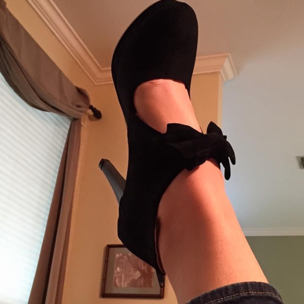 Just in time for the holidays!!  Beautiful black velvet platform Mary Jane w/bow